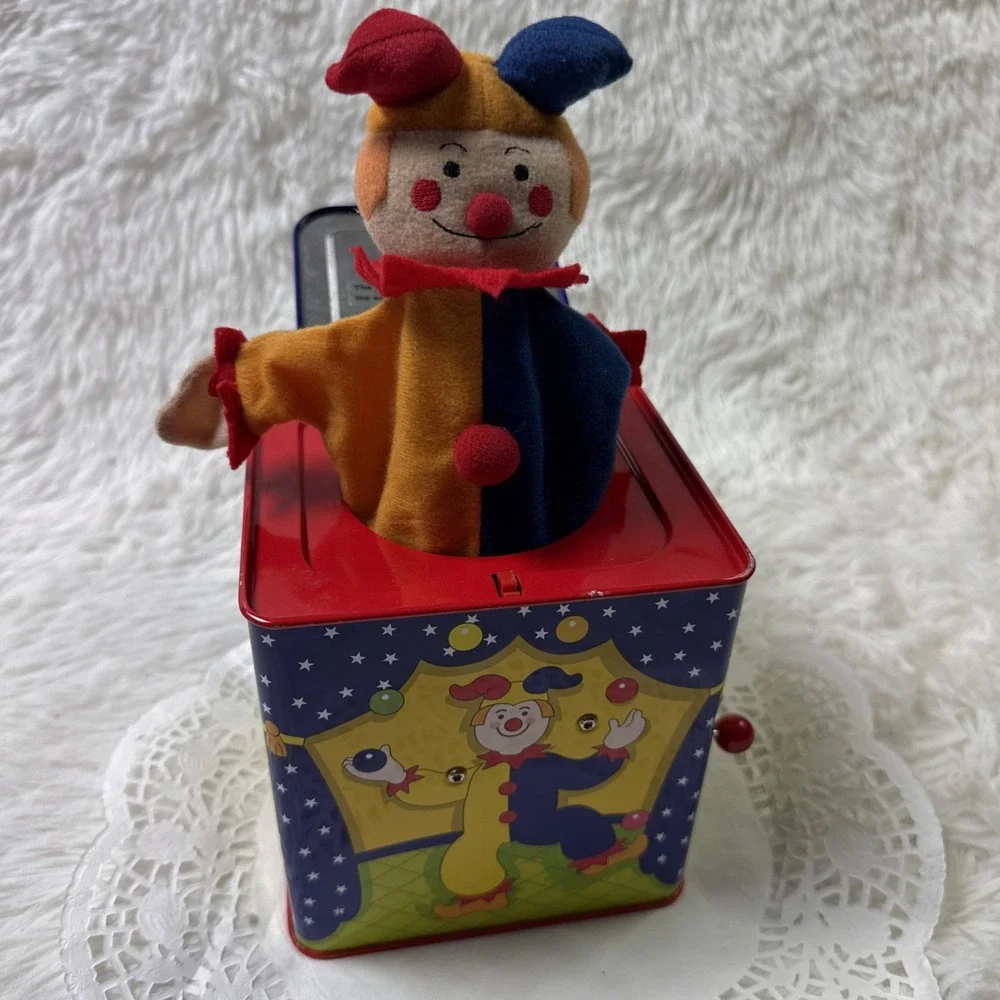 Schylling Jester Jack in the Box Musical Toy Pop Goes the Weasel Working 5.5